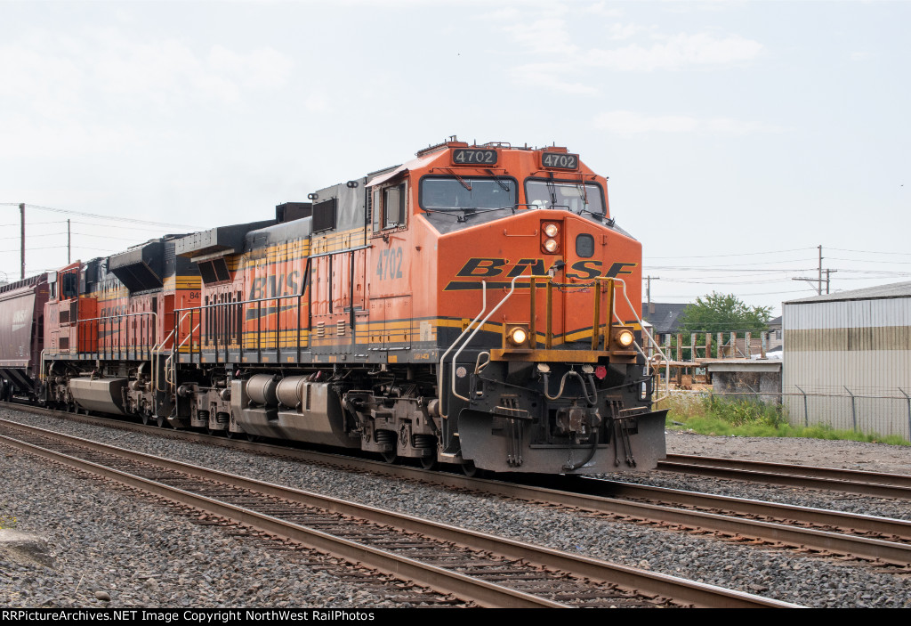 BNSF 4702